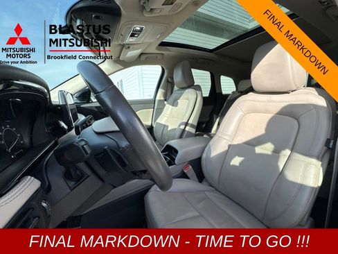 Used 2022 Lincoln Corsair AWD w/ Premium Package image 13