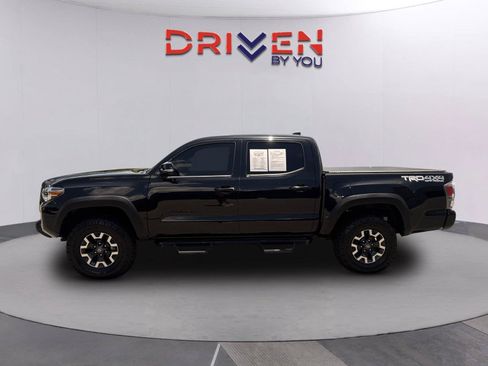 Used 2022 Toyota Tacoma TRD Off-Road w/ Technology Package AWD/4WD image 6