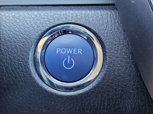 Used 2020 Toyota Camry SE image 23