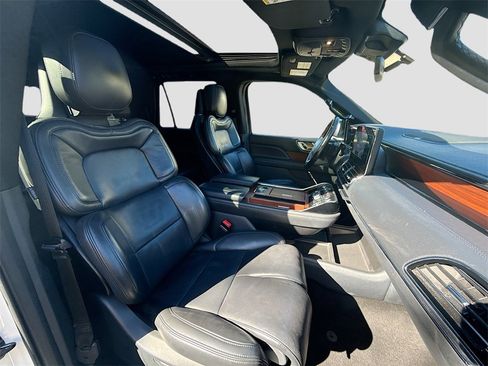 Used 2023 Lincoln Navigator Reserve image 33