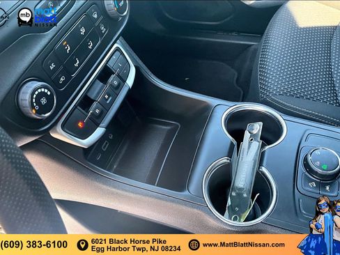 Used 2023 GMC Terrain SLE w/ Elevation Edition AWD/4WD image 15