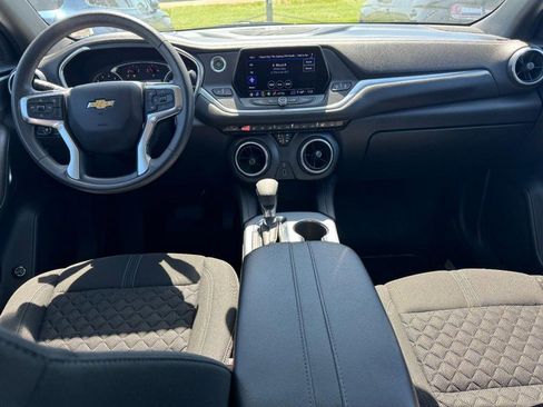 Used 2022 Chevrolet Blazer LT image 9