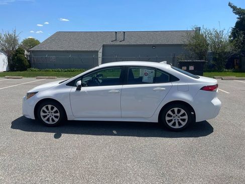 Used 2024 Toyota Corolla LE FWD image 5
