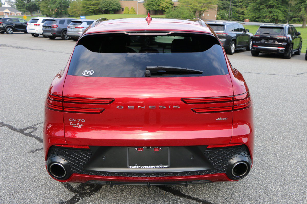 Used 2023 Genesis GV70 2.5T w/ Sport Prestige Package AWD/4WD image 4