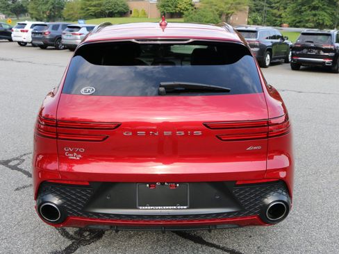 Used 2023 Genesis GV70 2.5T w/ Sport Prestige Package AWD/4WD image 4