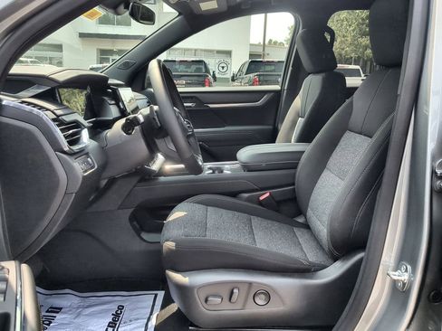 New 2025 GMC Acadia Elevation image 19