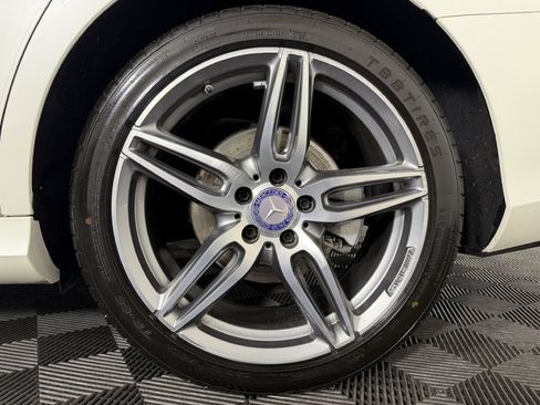 Used 2017 Mercedes-Benz E 300 4MATIC image 57