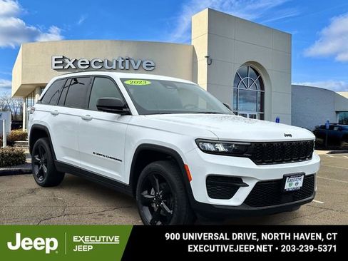 Used 2023 Jeep Grand Cherokee Altitude image 1