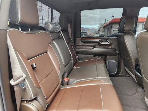 Used 2024 GMC Sierra 2500 Denali w/ Denali Reserve Package AWD/4WD image 12