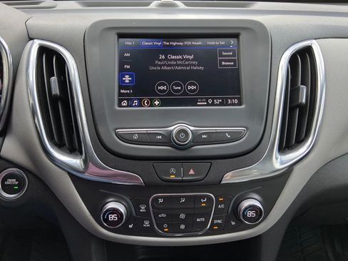 Used 2024 Chevrolet Equinox LT image 18