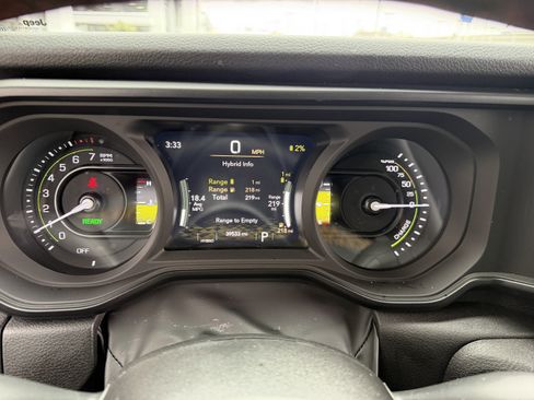 Used 2025 Ford Explorer ST image 43