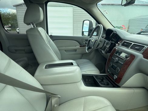 Used 2011 Chevrolet Silverado 2500 LTZ image 11