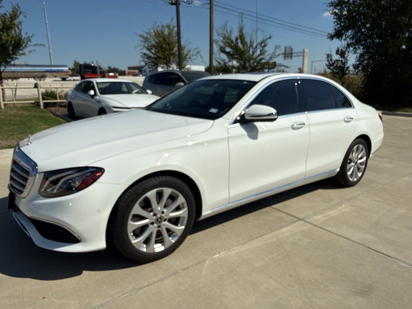 Used 2017 Mercedes-Benz E 300 image 7