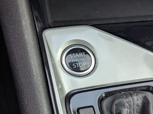 Used 2024 Nissan Altima 2.5 SV FWD image 17