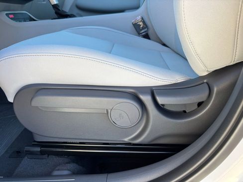 New 2026 Hyundai Kona SE FWD image 12