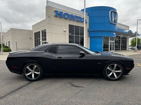 Used 2017 Dodge Challenger R/T RWD image 4