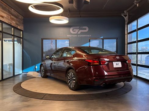 Used 2024 Nissan Altima 2.5 SV w/ SV Premium Package FWD image 38