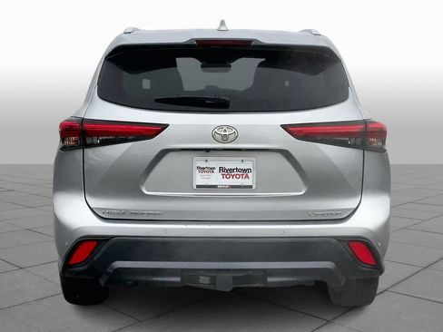 Used 2022 Toyota Highlander Limited image 4