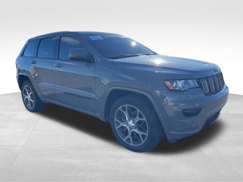Used 2022 Jeep Grand Cherokee Laredo X image 3