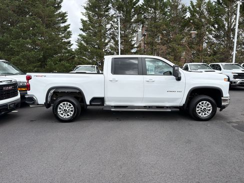 Used 2025 Chevrolet Silverado 2500 LT w/ Convenience Package AWD/4WD image 11