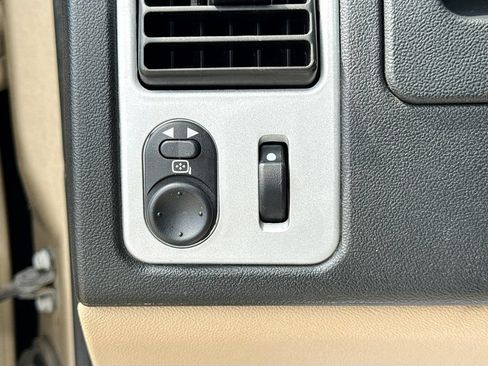 Used 2008 Chevrolet Equinox LT w/ LT Preferred Equipment Group FWD image 11