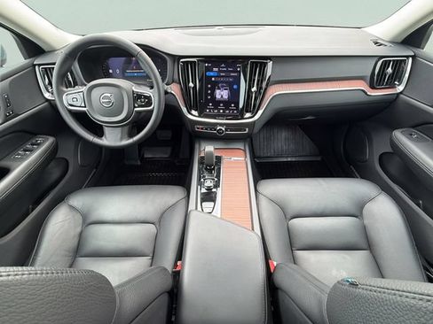 Used 2024 Volvo V60 B5 Cross Country Plus AWD/4WD image 27