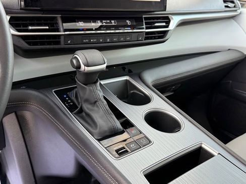 Used 2025 Toyota Sienna XLE w/ XLE Plus Package image 22