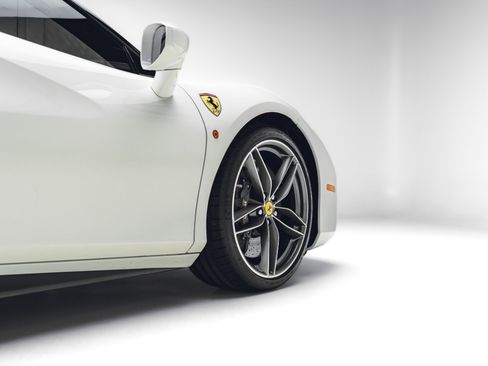 Used 2018 Ferrari 488 GTB RWD image 22