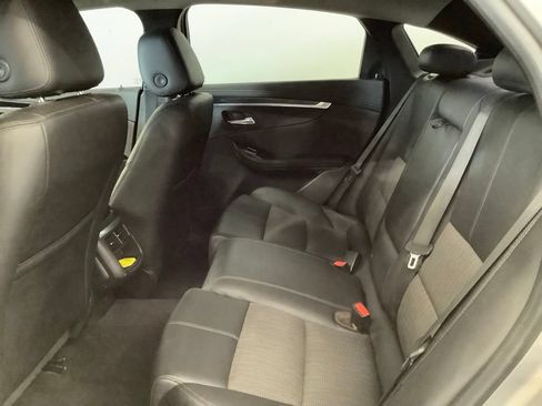 Used 2018 Chevrolet Impala LT FWD image 6