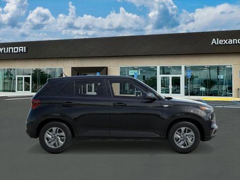 New 2026 Hyundai Venue SE image 7