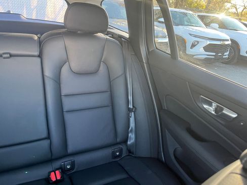 Used 2025 Volvo V60 B5 Cross Country Plus image 38