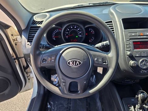 Used 2012 Kia Soul FWD image 37
