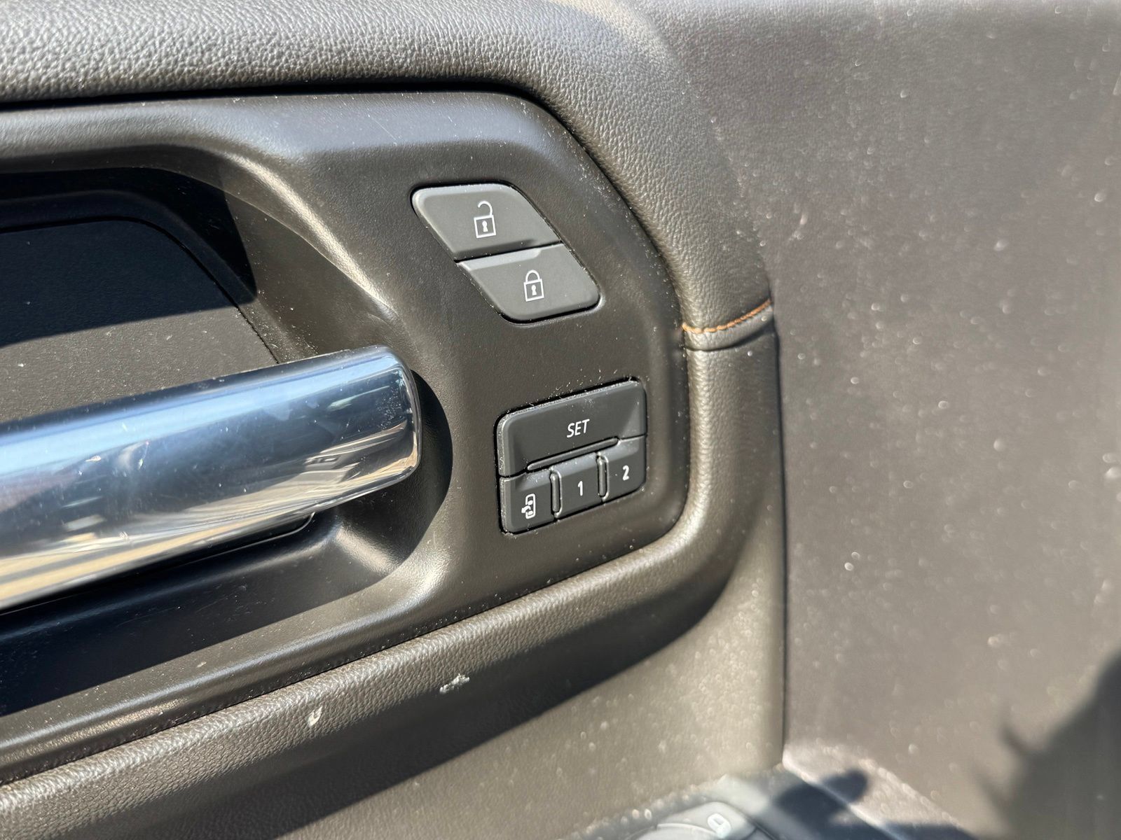 Used 2022 GMC Sierra 1500 AT4 w/ AT4 Preferred Package AWD/4WD image 12