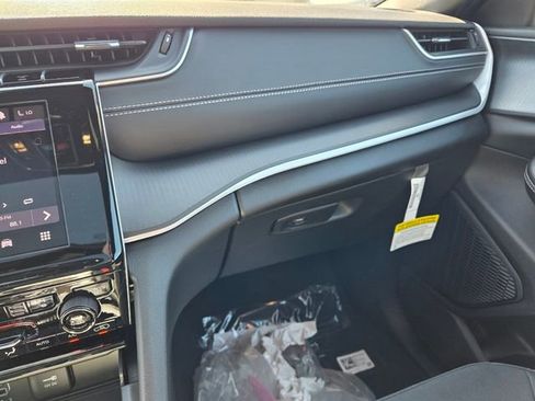 New 2026 Jeep Grand Cherokee L Laredo 4D Sport Utility image 29