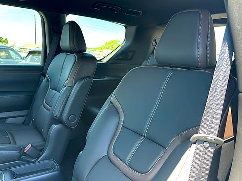 New 2026 Nissan Armada SL w/ Captain's Chari Seat Package image 16