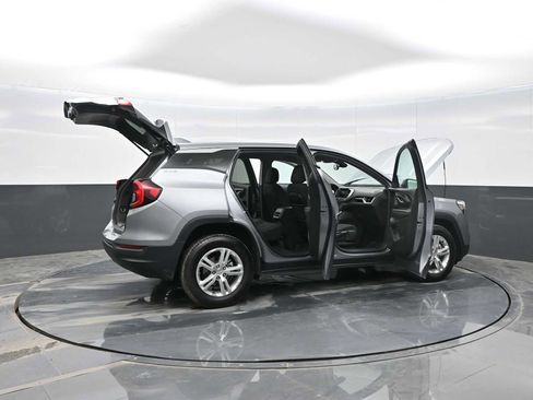 Used 2024 GMC Terrain SLE image 29