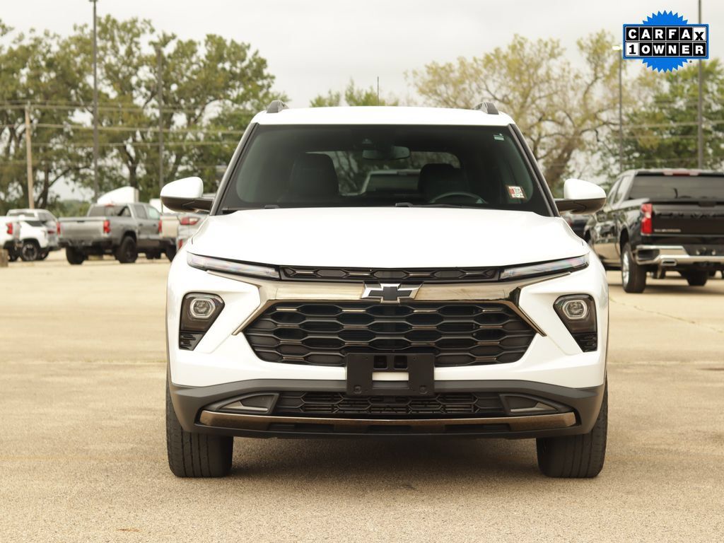 Used 2024 Chevrolet TrailBlazer ACTIV AWD/4WD image 2