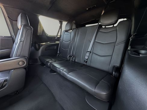 Used 2020 Cadillac Escalade ESV Platinum AWD/4WD image 23
