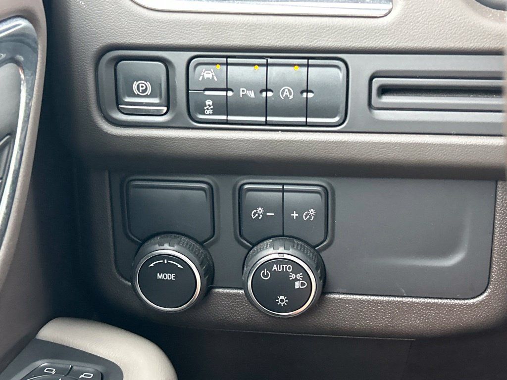 Used 2024 Chevrolet Tahoe LT RWD image 24