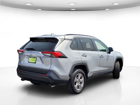Used 2025 Toyota RAV4 XLE FWD image 7