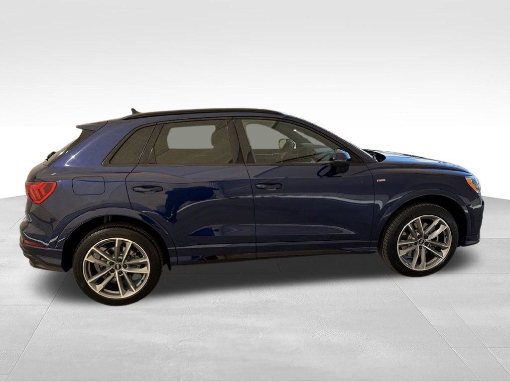 Used 2022 Audi Q3 2.0T Premium w/ Black Optic Sport Package AWD/4WD image 7