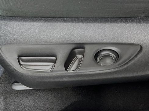 Used 2020 Toyota RAV4 XLE FWD image 16