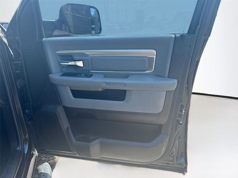 Used 2017 RAM 2500 SLT image 13