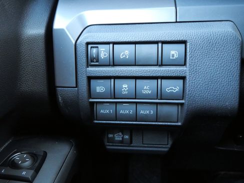 Used 2024 Toyota Tacoma TRD Off-Road image 26