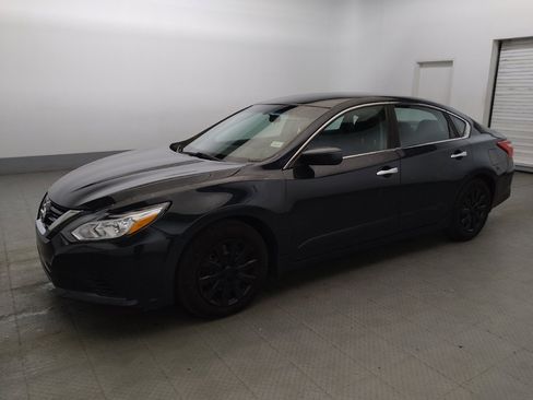 Used 2017 Nissan Altima 2.5 S w/ Power Driver Seat Package FWD image 2