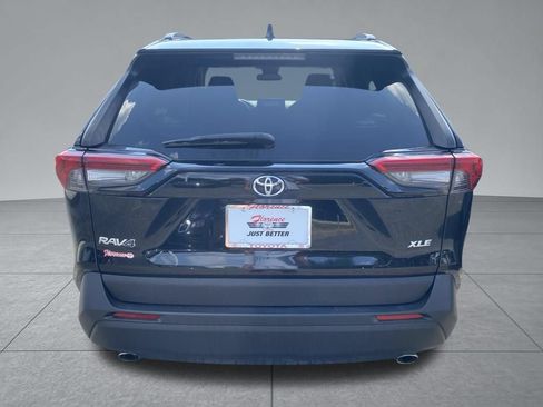 Used 2021 Toyota RAV4 XLE FWD image 12