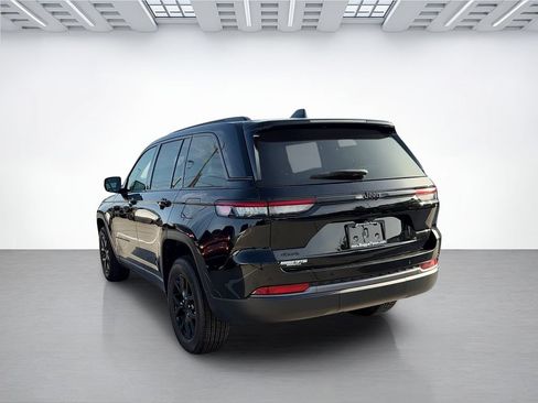 New 2026 Jeep Grand Cherokee Altitude AWD/4WD image 4