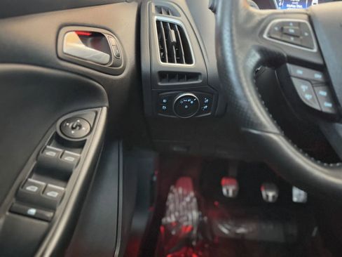 Used 2016 Ford Focus RS image 25