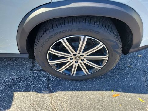 Used 2024 Mercedes-Benz GLE 450 4MATIC image 6