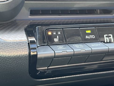 Used 2024 Toyota Prius XLE image 30